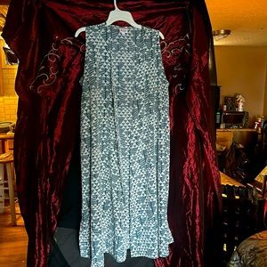 Lula roe brand size large sleeveless breezy for summer time! Very cute!